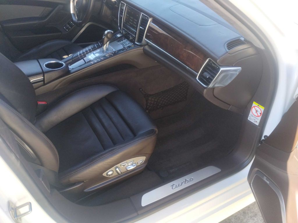 2010 Porsche Panamera Image 22