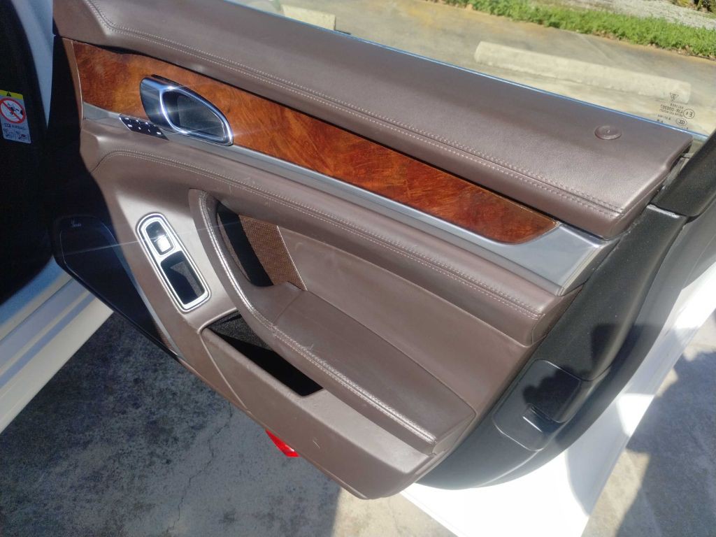 2010 Porsche Panamera Image 23