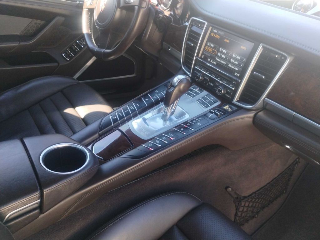 2010 Porsche Panamera Image 24