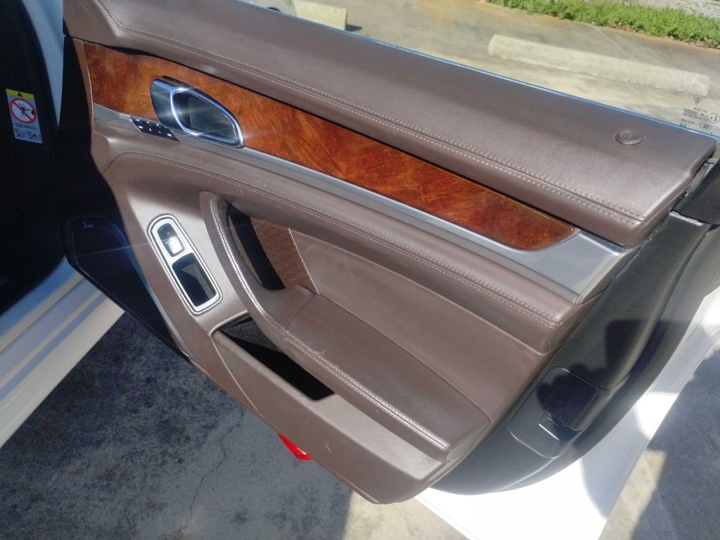 2010 Porsche Panamera Image 25
