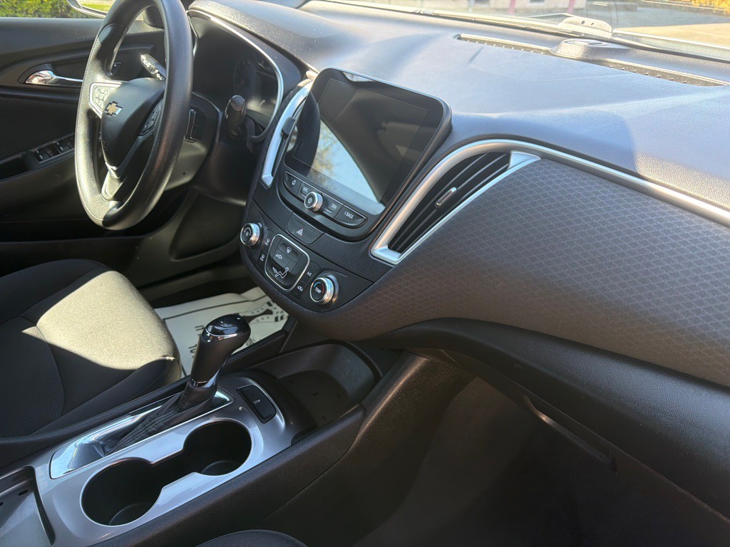 2019 Chevrolet Malibu Image 8