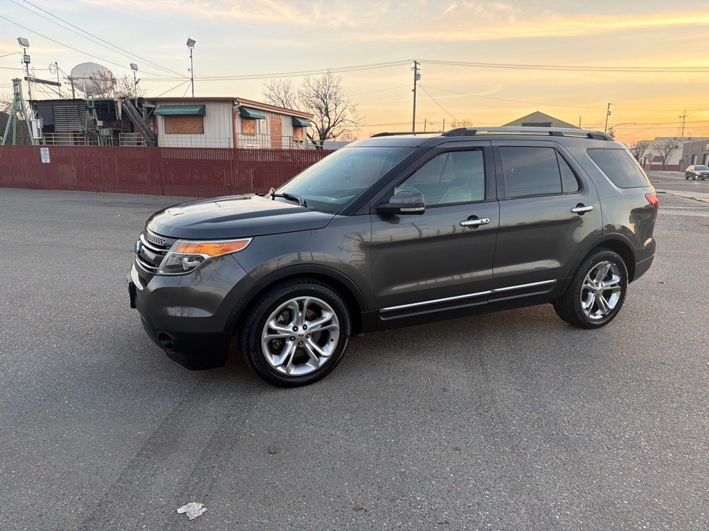 2015 Ford Explorer Image 2