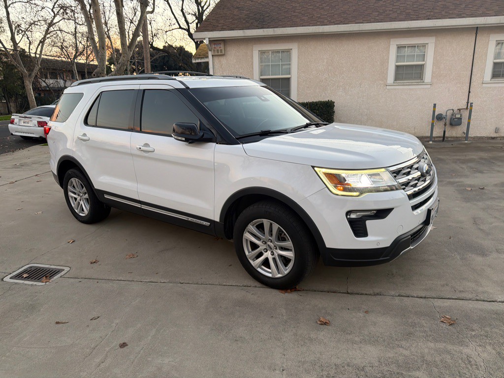 2018 Ford Explorer Image 2