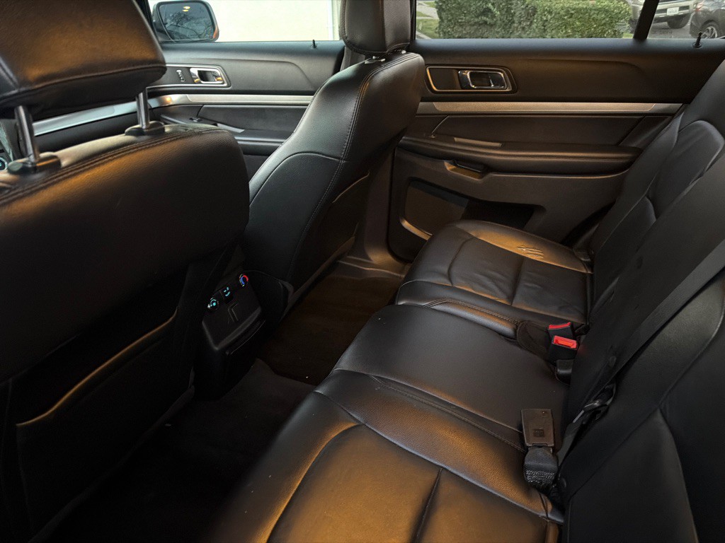 2018 Ford Explorer Image 8