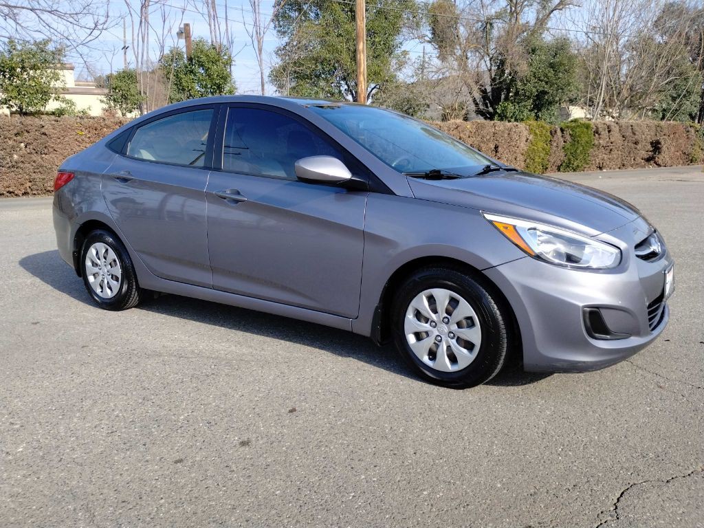 2016 Hyundai Accent Image 2