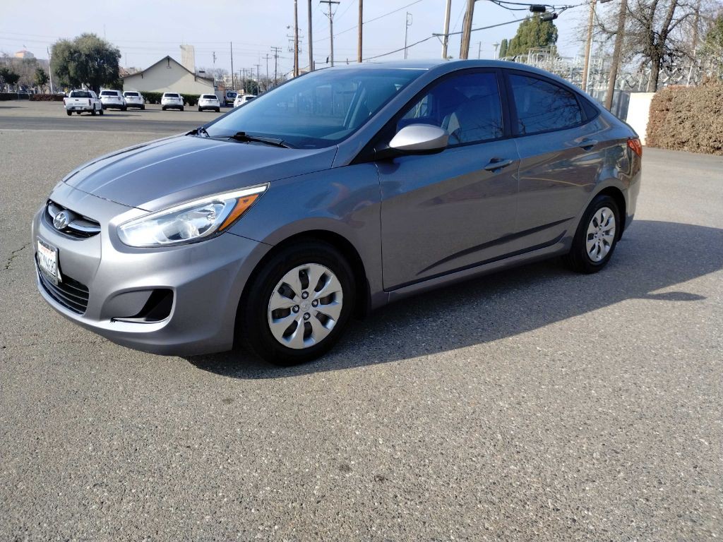 2016 Hyundai Accent Image 3