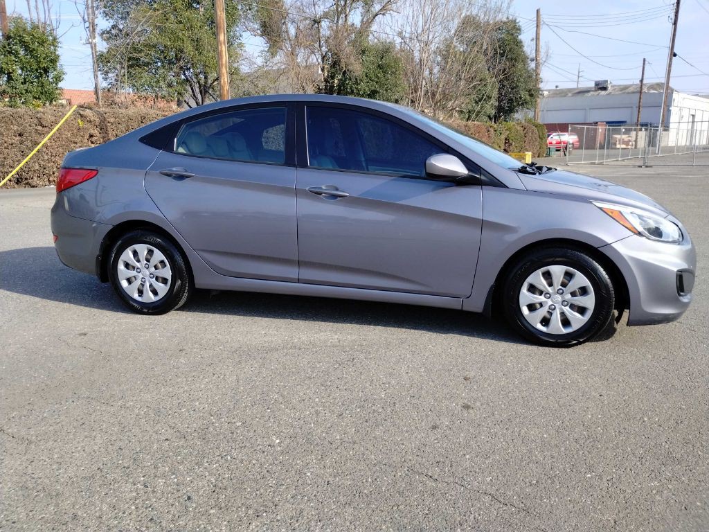 2016 Hyundai Accent Image 6
