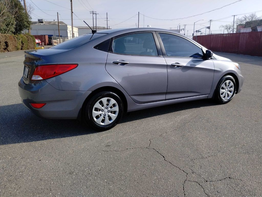 2016 Hyundai Accent Image 7