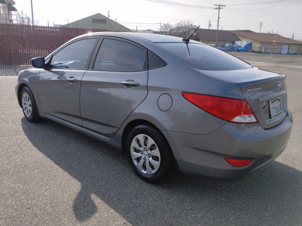 2016 Hyundai Accent Image 10