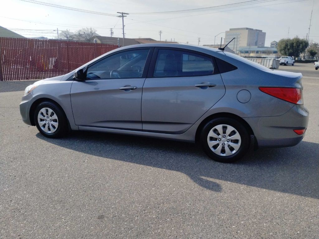 2016 Hyundai Accent Image 11