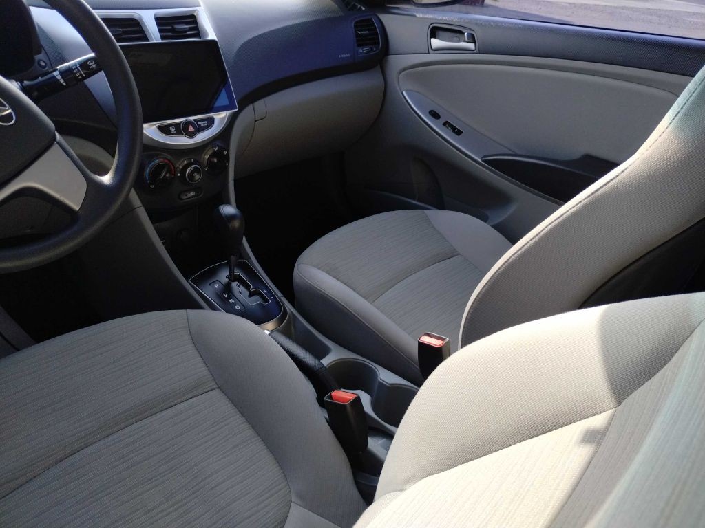 2016 Hyundai Accent Image 15