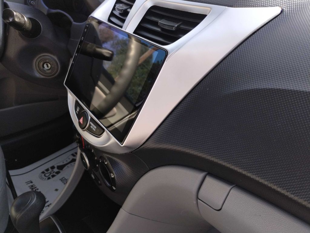 2016 Hyundai Accent Image 20