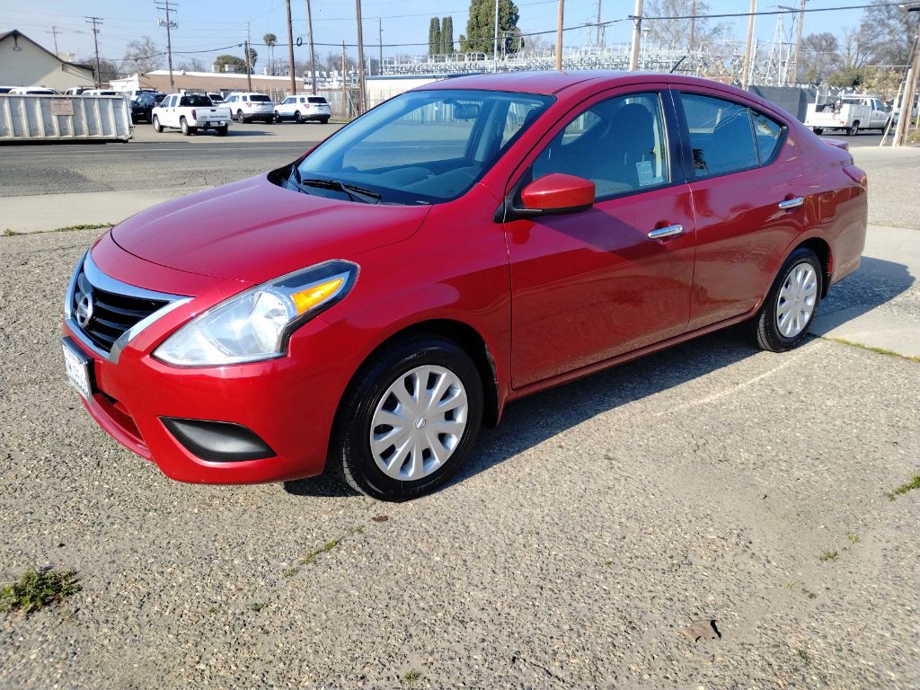 2015 Nissan Versa Image 3