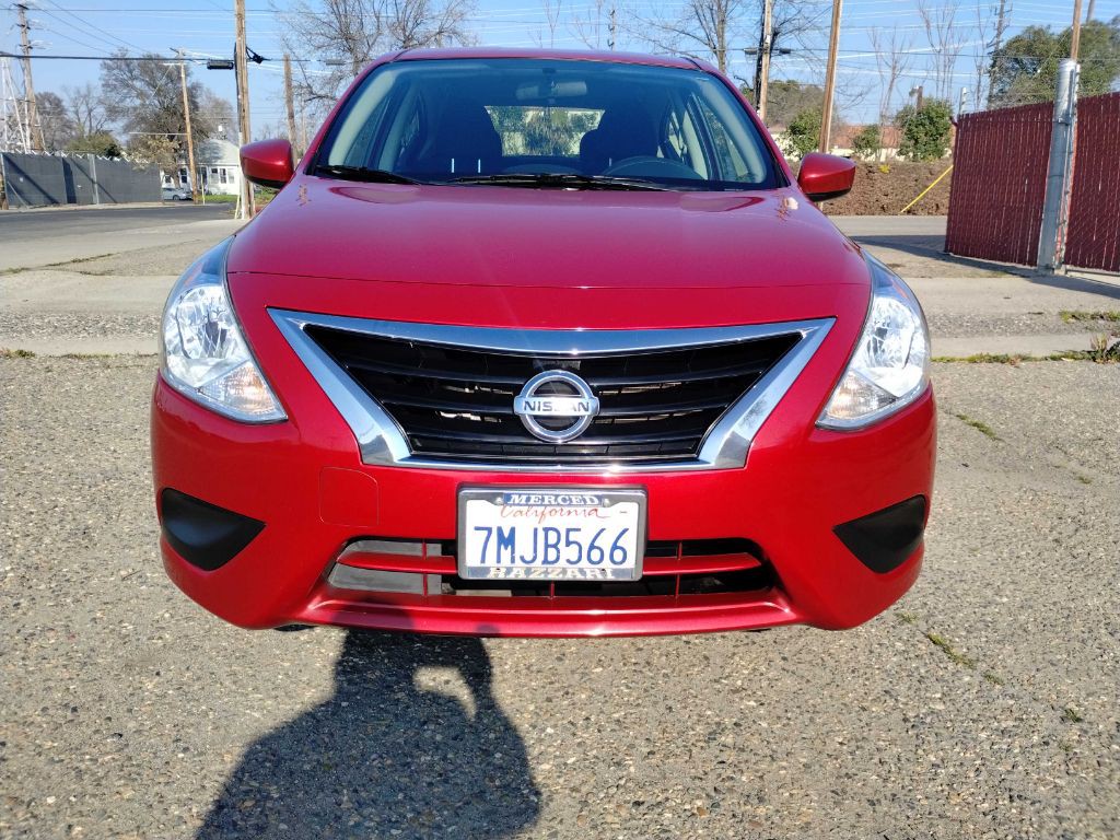 2015 Nissan Versa Image 4