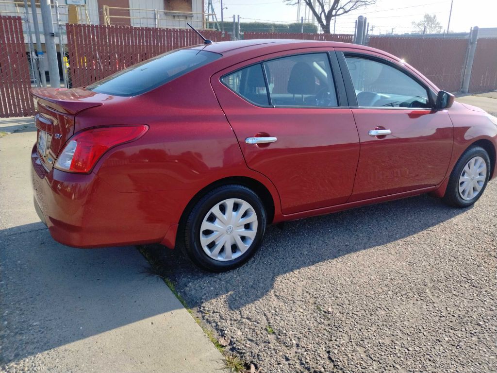 2015 Nissan Versa Image 10