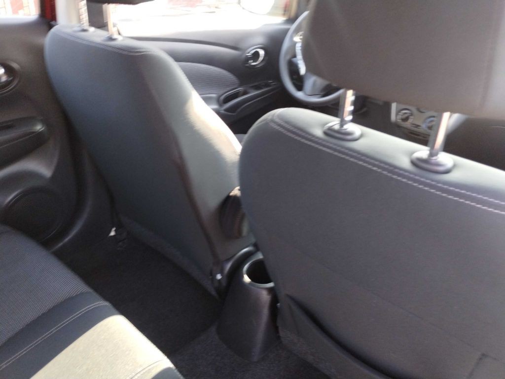 2015 Nissan Versa Image 12