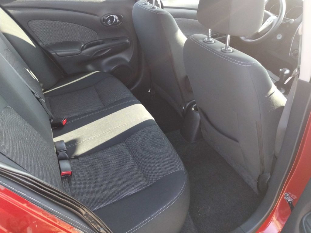2015 Nissan Versa Image 13