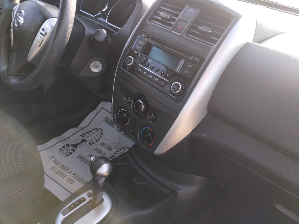 2015 Nissan Versa Image 16