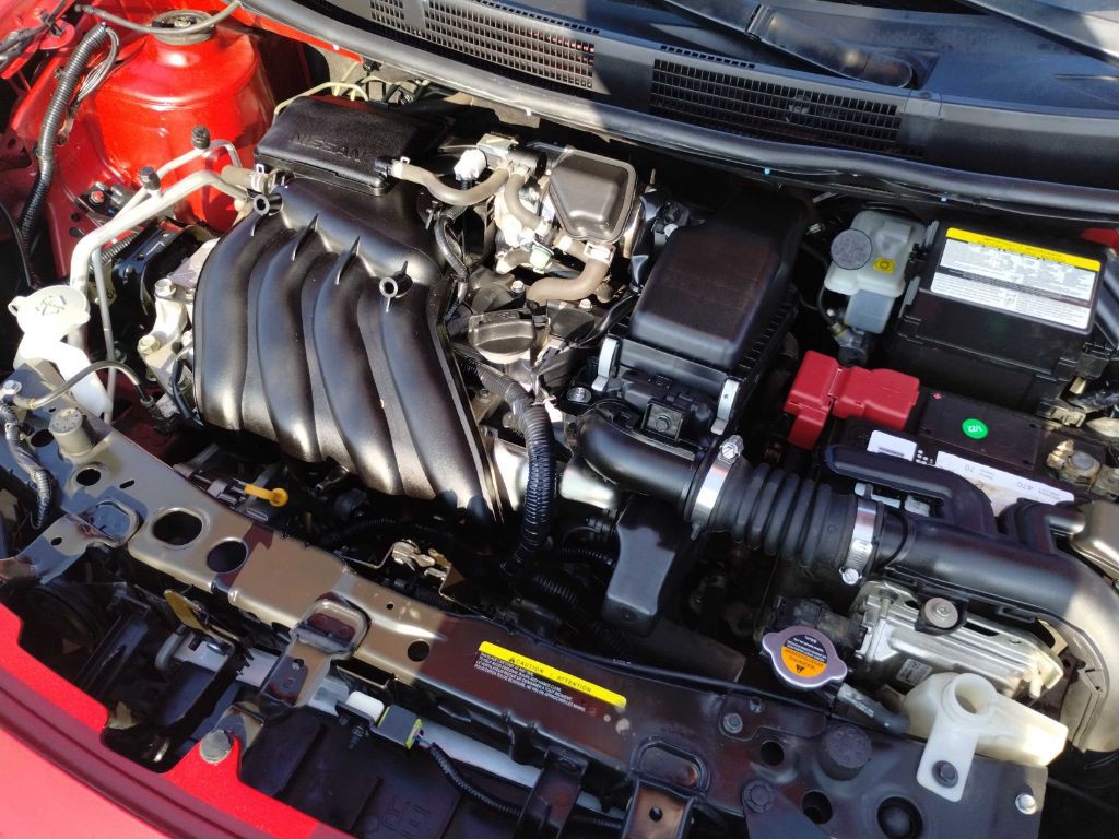 2015 Nissan Versa Image 19