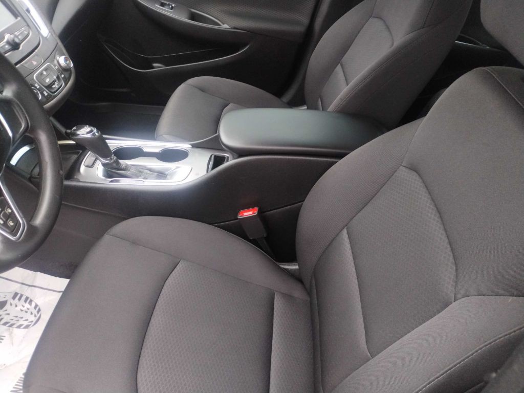 2018 Chevrolet Malibu Image 13