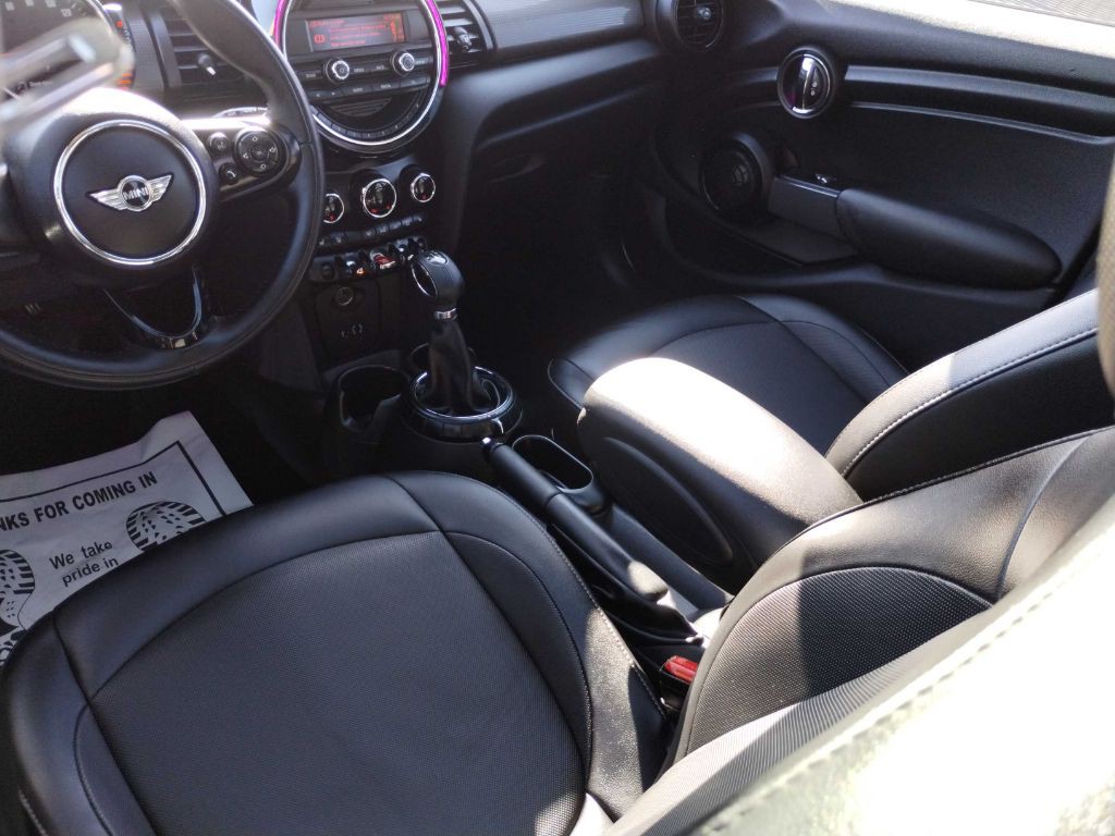 2015 MINI Cooper Image 6