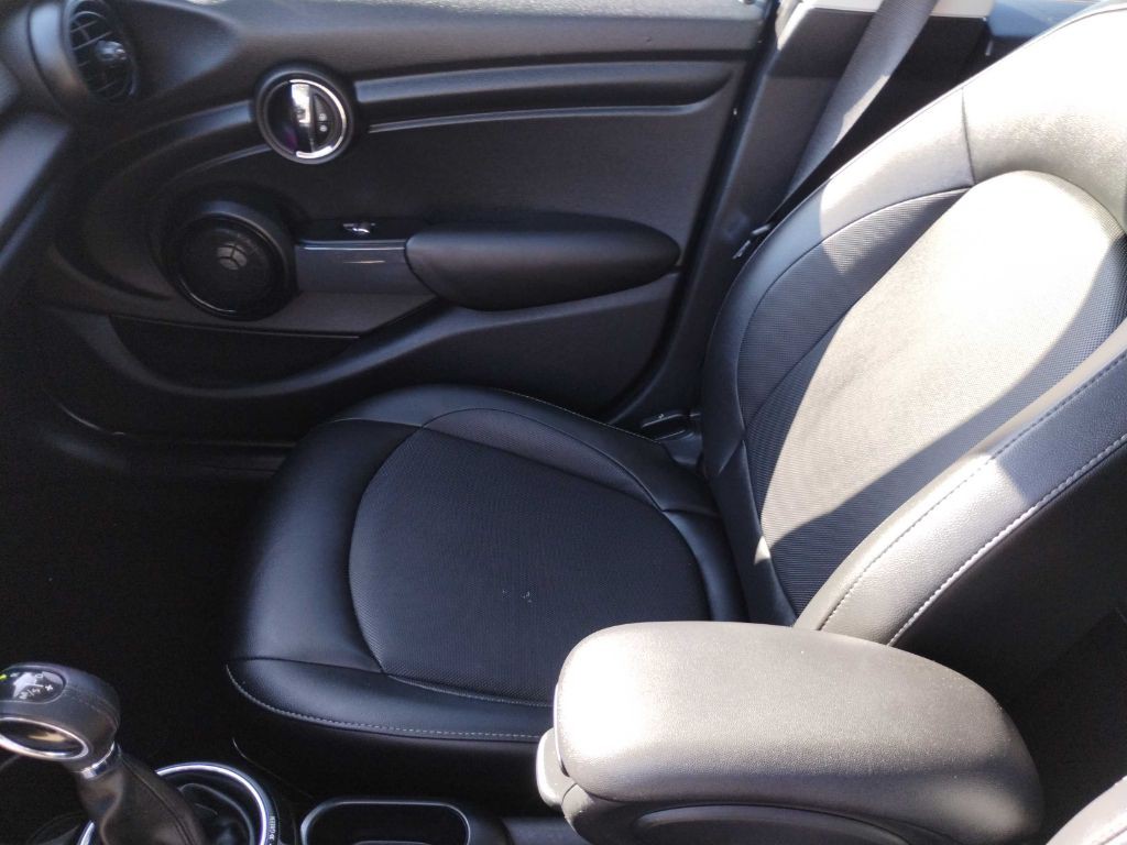 2015 MINI Cooper Image 8