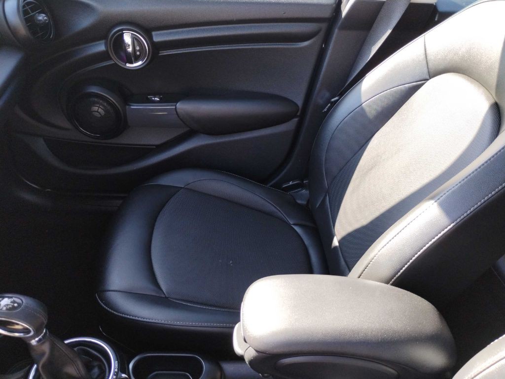 2015 MINI Cooper Image 9