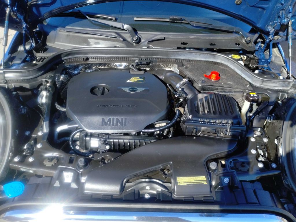 2015 MINI Cooper Image 14