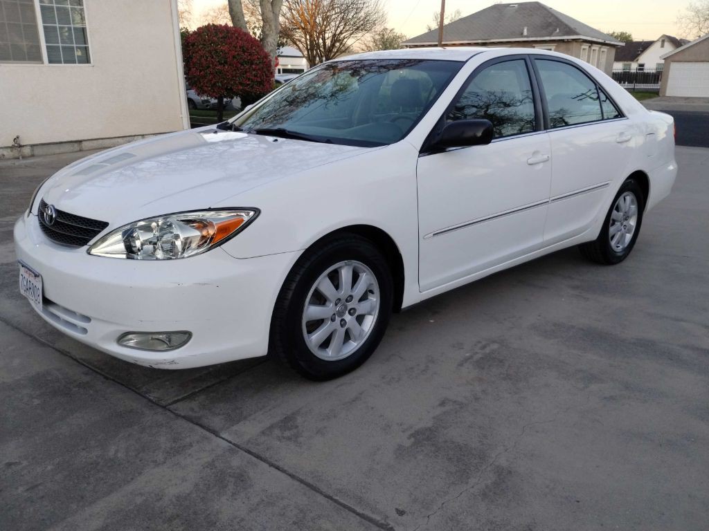 2004 Toyota Camry Image 1