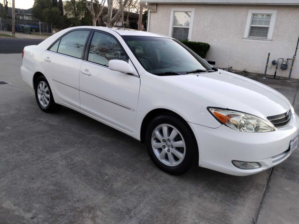2004 Toyota Camry Image 2