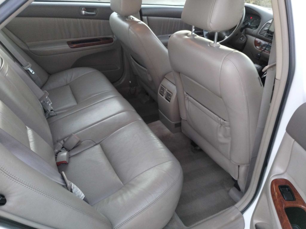 2004 Toyota Camry Image 8