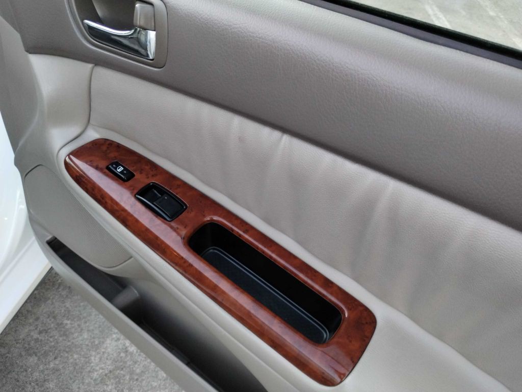 2004 Toyota Camry Image 13