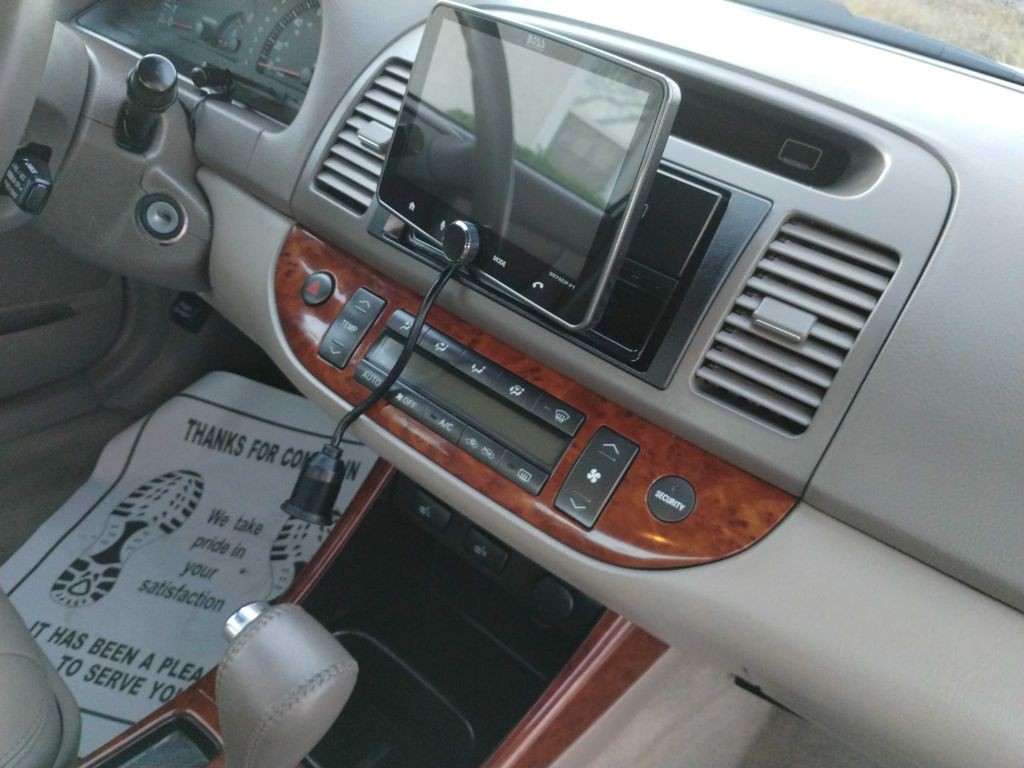 2004 Toyota Camry Image 15