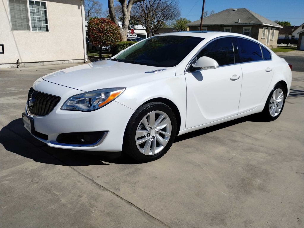 2015 Buick Regal Image 2