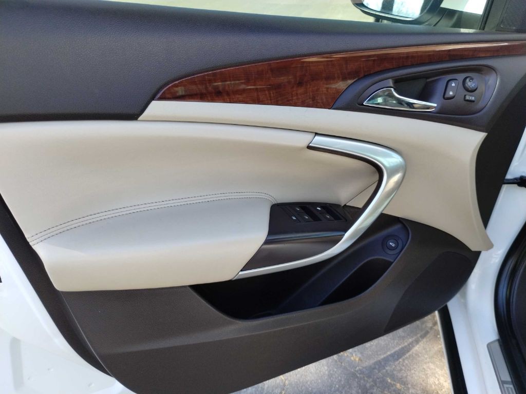 2015 Buick Regal Image 13