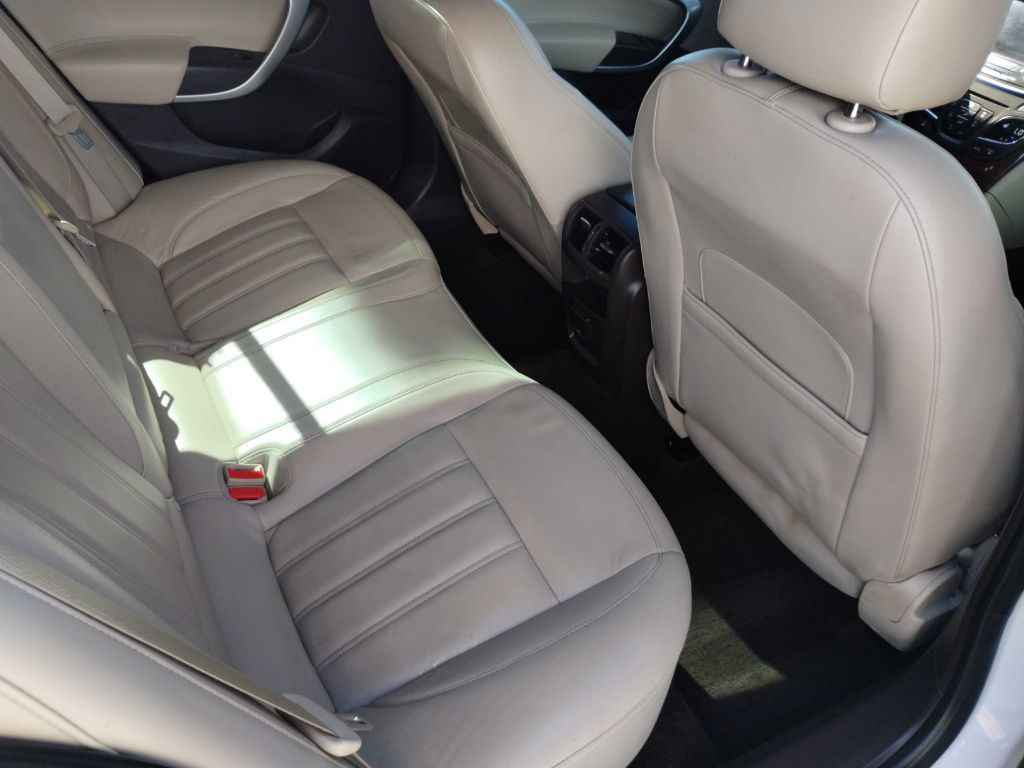 2015 Buick Regal Image 14