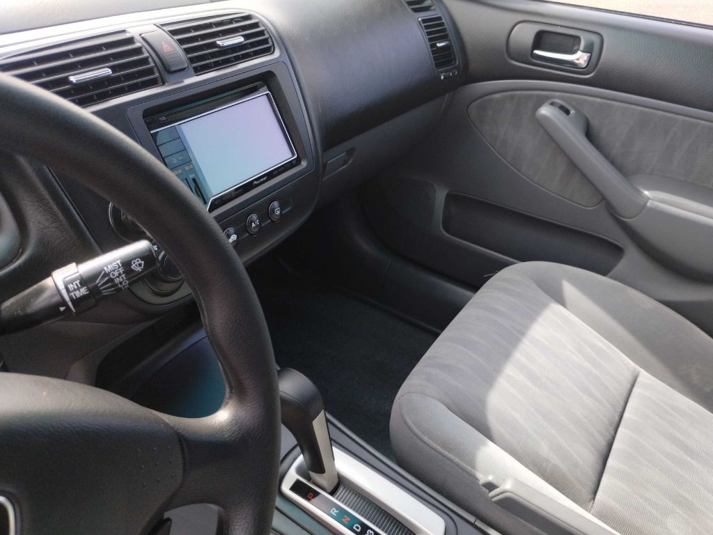 2004 Honda Civic Image 18