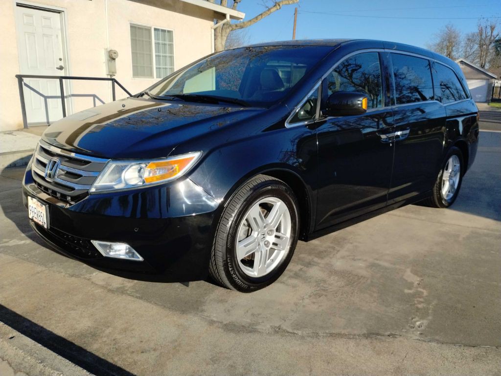 2012 Honda Odyssey Image 2