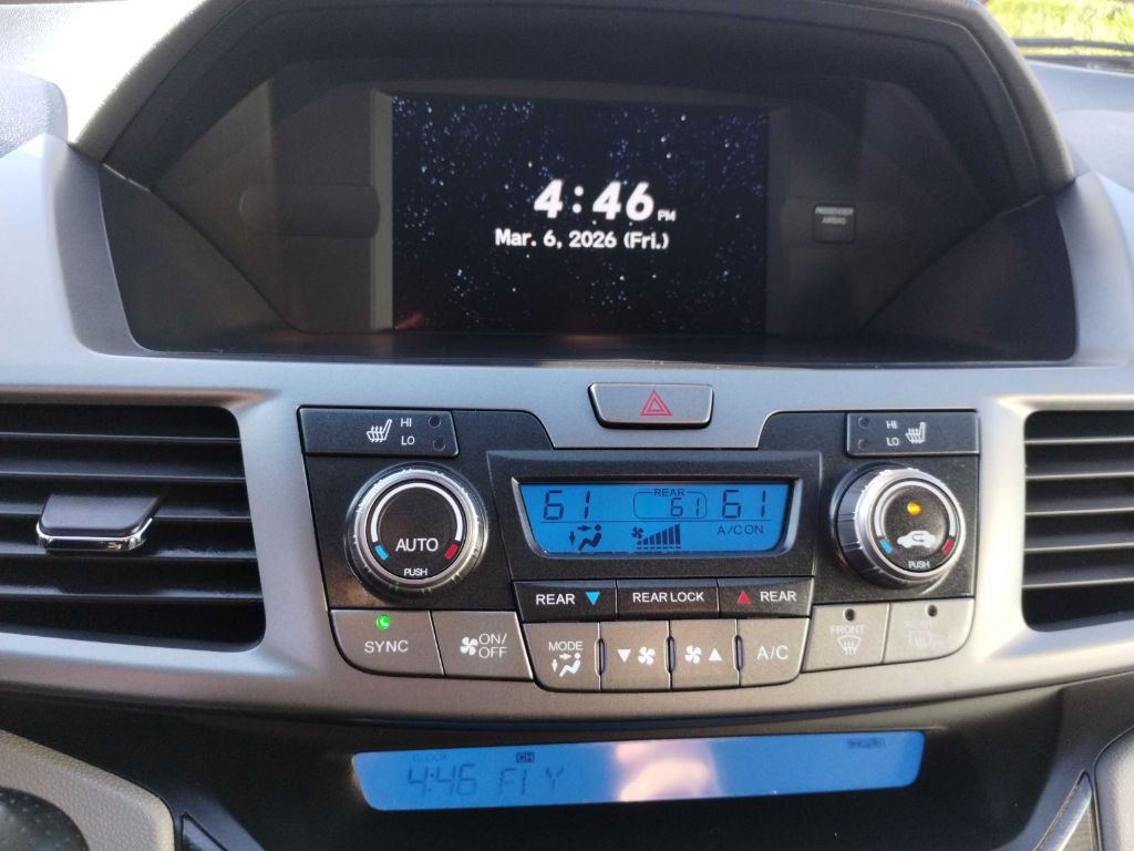 2012 Honda Odyssey Image 16