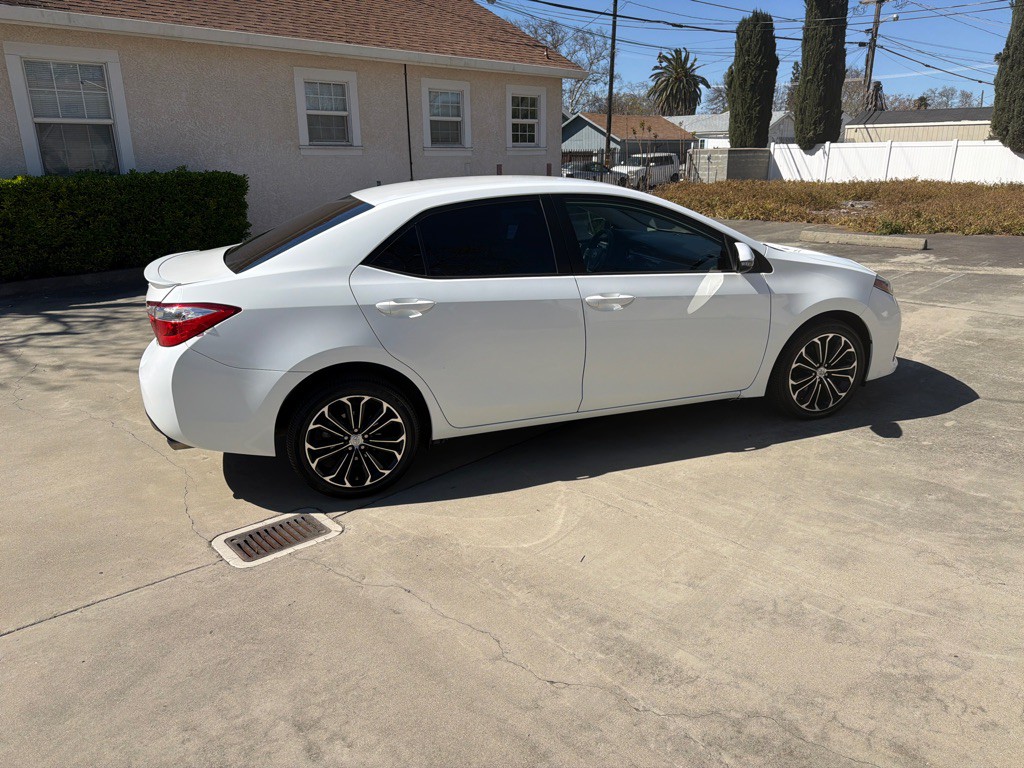 2016 Toyota Corolla Image 8