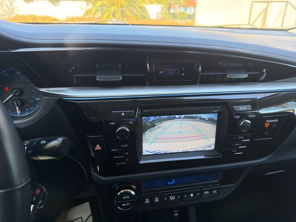 2016 Toyota Corolla Image 13