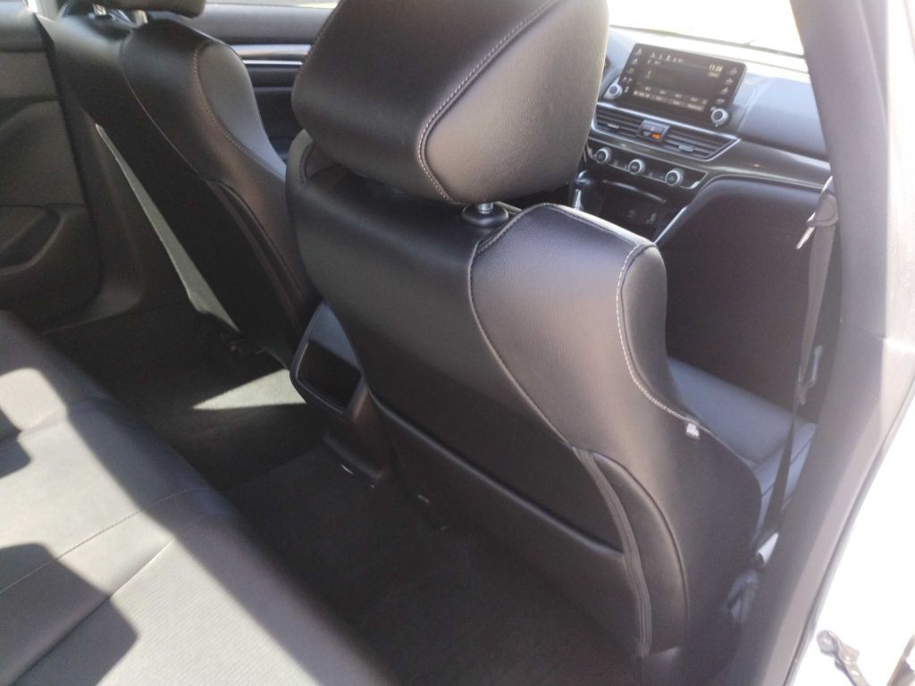 2019 Honda Accord Image 14