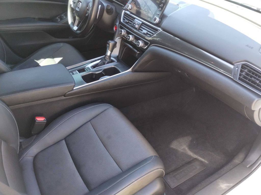 2019 Honda Accord Image 17