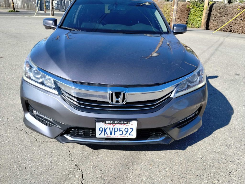 2017 Honda Accord Image 2