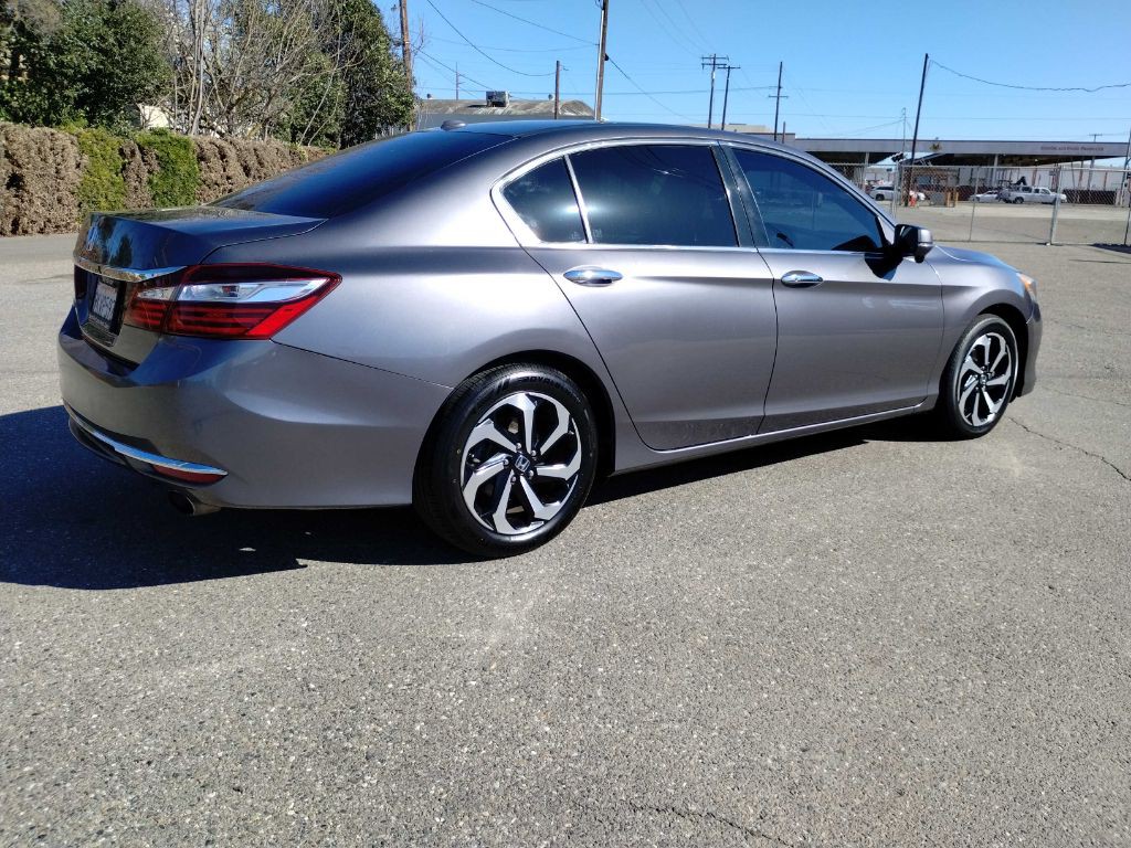 2017 Honda Accord Image 6
