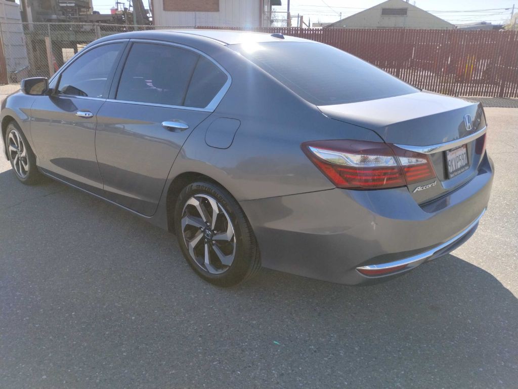 2017 Honda Accord Image 9