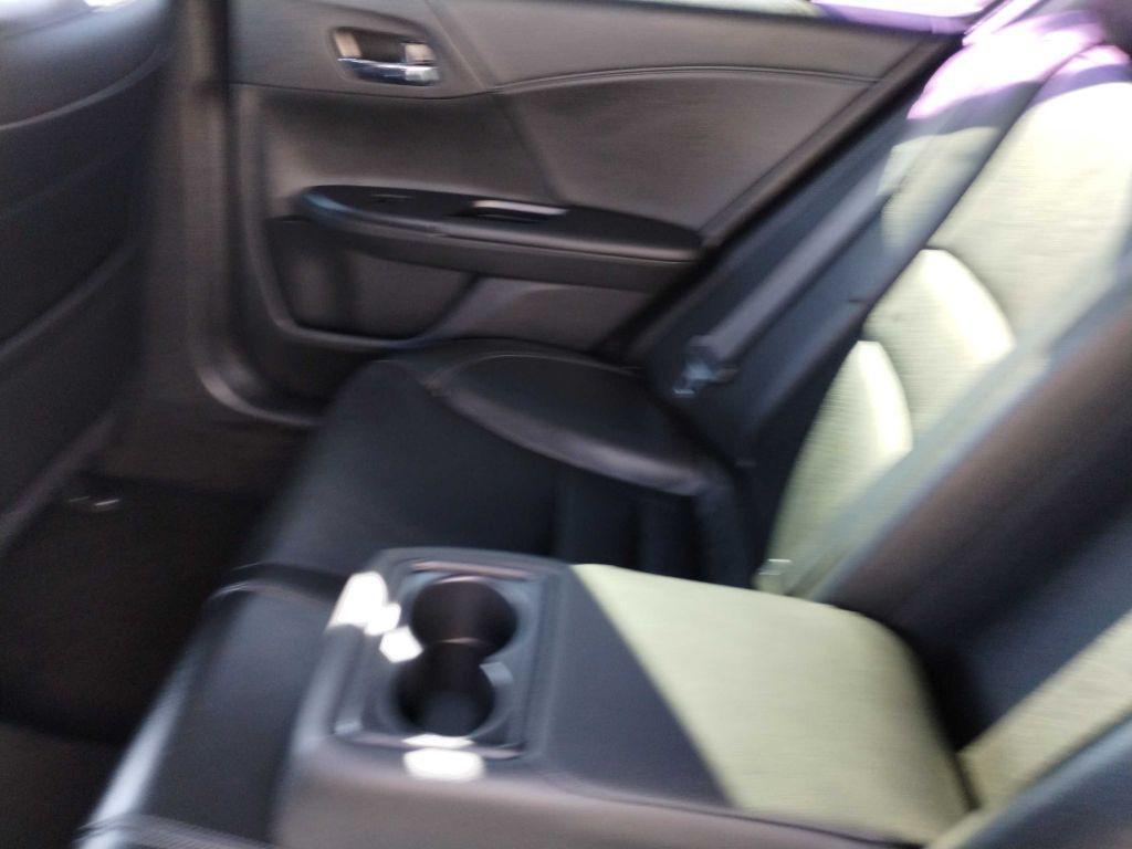 2017 Honda Accord Image 12