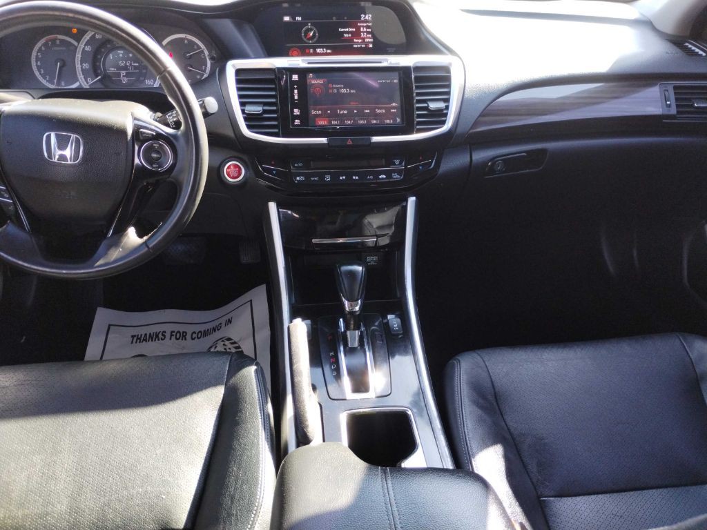 2017 Honda Accord Image 14