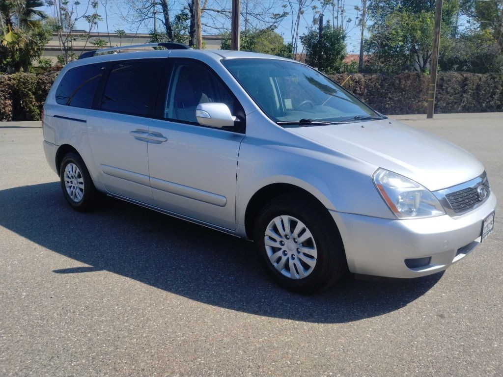 2012 Kia Sedona Image 3
