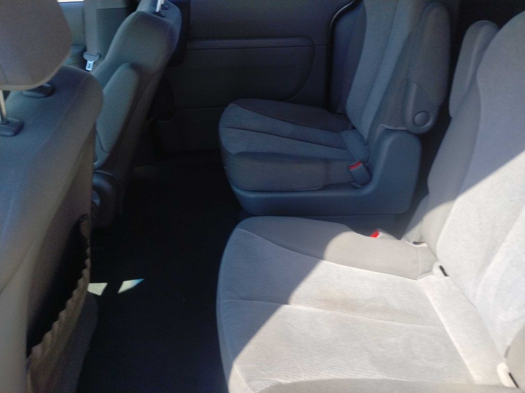 2012 Kia Sedona Image 9